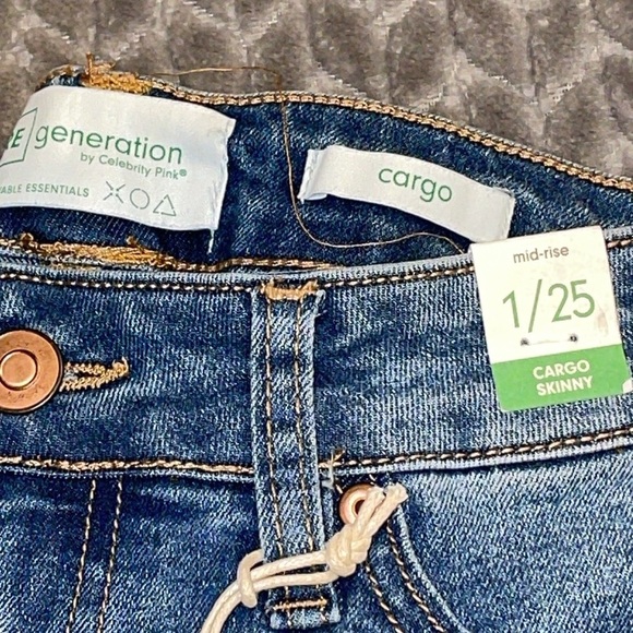 NWT Regeneration Celebrity Pink Mid-Rise Cargo Skinny Jeans.  Size 1/25. - Picture 3 of 9